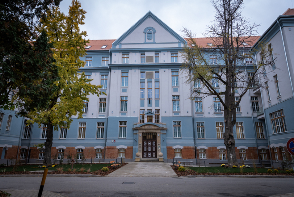 Megújult az egykori sebészeti klinika közel százéves épülete Szegeden