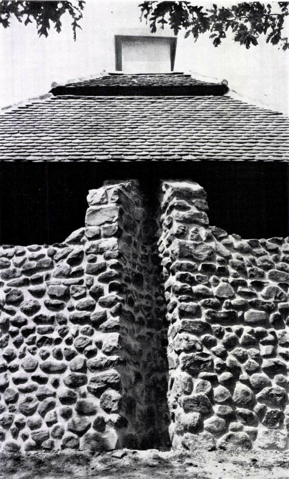 Balatonszepezd, egykori SZÖVOSZ üdülő épületei. Forrás: Magyar Építőművészet 17 (1968) 1, 40-43.
