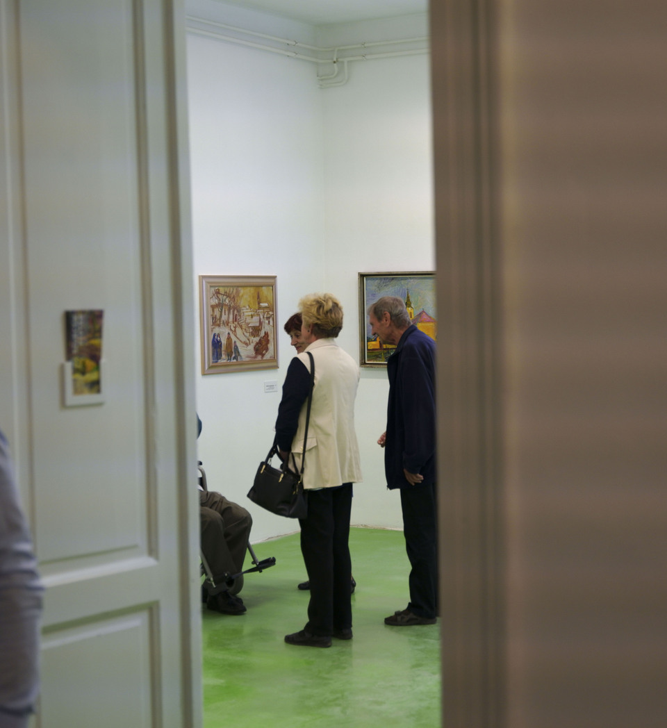 A Szurcsik Képtár belső terei (a világítás és a padlók felújítása később következik), 2023. Fotó: Szurcsik Benedek