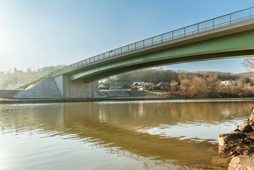 A folyó vége előtti utolsó híd Ipolydamásd és Helemba között áll 2023 óta. Mind közül a legnagyobb, 55 méteres nyílású, a pösténypusztai Katalin-hídhoz hasonlóan felül vasbeton, alul a cél öszvér pályaszerkezettel, de egészen más statikai elrendezéssel.
