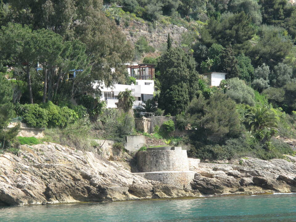 Eileen Gray, E-1027, Roquebrune-Cap-Martin, Alpes-Maritimes, Franciaország. Forrás: Wikimedia Commons