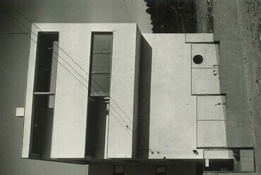 Fenyő Zsigmond négylakásos családi háza a Sasfiók utcában, tervezte Major Máté 1934-ben. Haar Ferenc fotója
