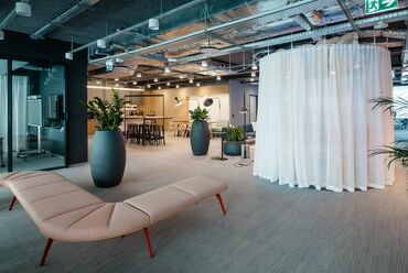 RTL Pilot irodabelső – tervező: LAB5 architects – fotó: Török Tamás
