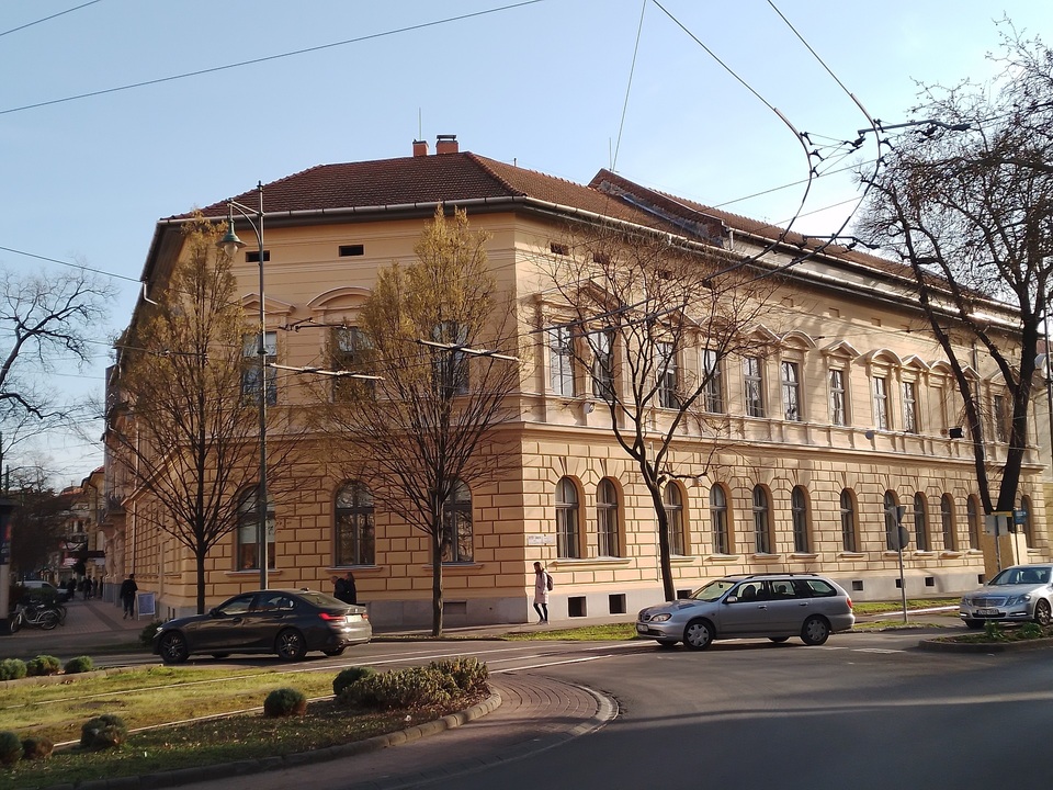 Az SZTE Bartók Béla Művészeti Karának felújított épülete 2024. március 21-én. Forrás: SZTE NKI Közkapcsolati Iroda
