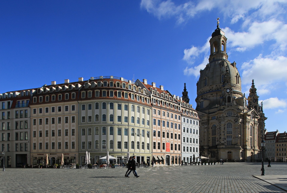 Neumarkt mit Frauenkirche, Drezda. Forrás: Wikimedia Commons / Kora27
