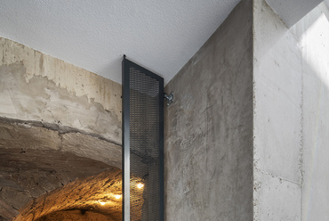 Sarokház Vácon. Tervező: PRETON Architecture. Fotó: Jaksa Bálint
