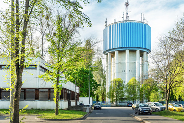 A város déli részén, 1961-ben épült az Erzsébet ligeti víztorony, a későbbi marcalvárosihoz képest még fele kapacitással. A víztornyot Thoma József (MÉLYÉPTERV) tervezte. 2009-es felújítása óta jó állapotban működik.

 
