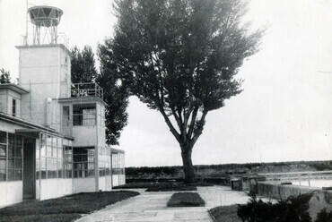 Siófok, a Nemzeti Színház üdülője (eredetileg MAC klubház). Felvétel éve: 1950. Forrás: Fortepan 159350 / Lugosi Szilvia
