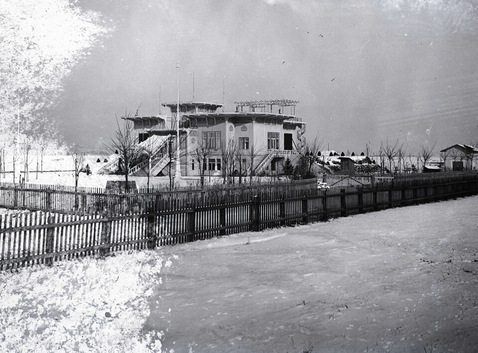 Balatonföldvár, a Balaton Club épülete. Leltári jelzet: MMKM TEMGY 2019.1.1. 1302 Felvétel éve: 1910 körül. Forrás: Fortepan 183552 / Magyar Műszaki és Közlekedési Múzeum / BAHART Archívum