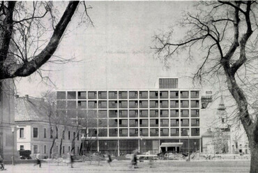 Az Aranyhomok Szálló főhomlokzati képe. Forrás: Magyar Építőművészet, 1964.
