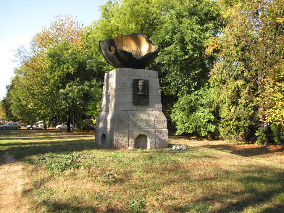 Gábor Áron emlékmű, Budapest, II. kerület // Kiss Sándor és Vadász György, 1980 // Frank György fotója