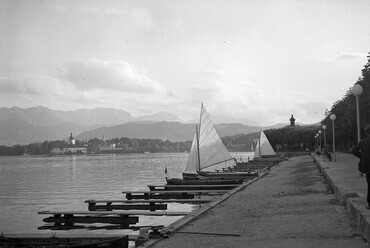 Ausztria,Gmunden, Traunsee, háttérben a Seeschloss Ort és a Landschloss Ort. Felvétel éve: 1939. / Forrás: Fortepan 14307 / Csontos Péter
