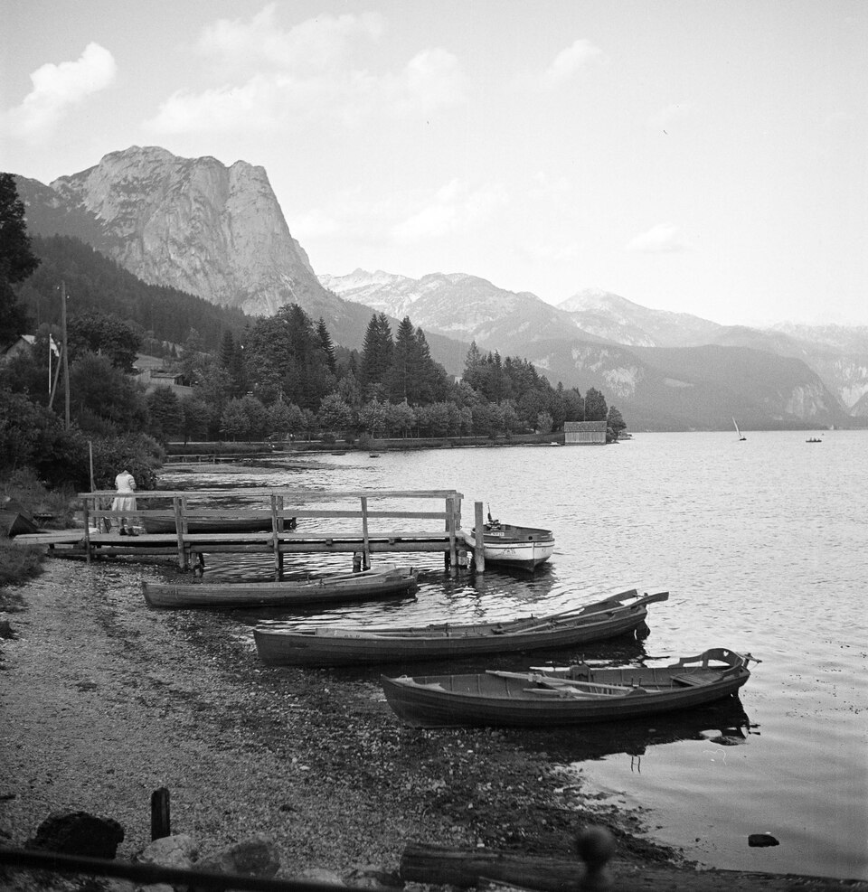 Ausztria, Grundlsee, Grundlsee, balra a Backenstein a mintegy 600 méter magas sziklafalával. Felvétel éve: 1933. / Forrás: Fortepan 286306 / Kieselbach Tamás