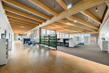TRUMPF Gödöllő showroom. Építészet: Barlow Leibinger & Óbuda Group (foto: TRUMPF Hungary)

