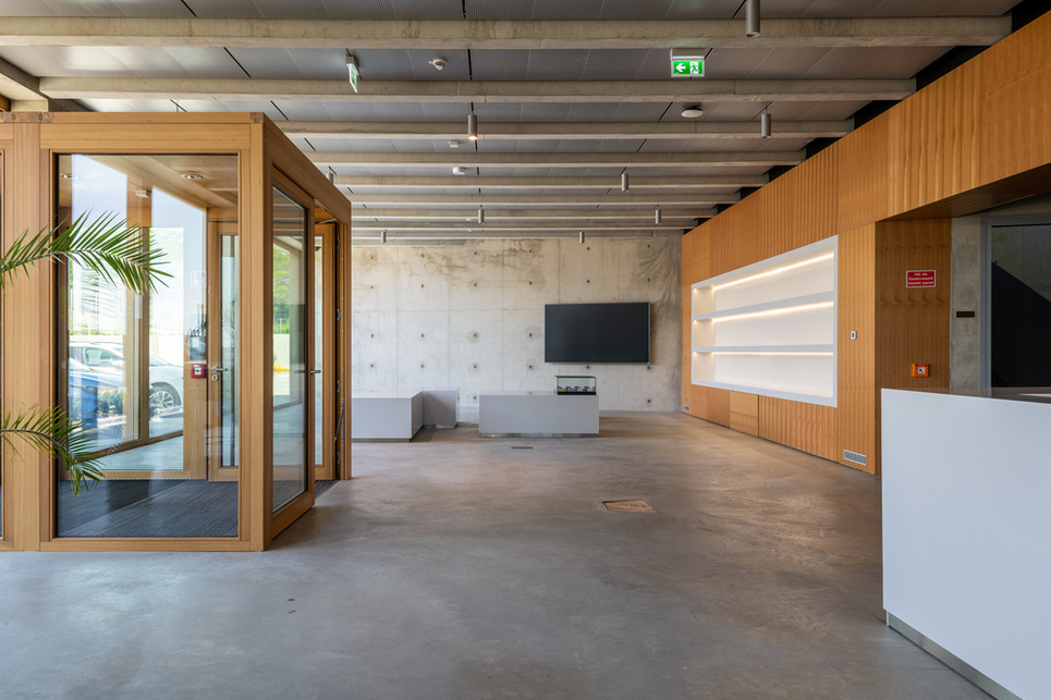 TRUMPF Gödöllő showroom. Építészet: Barlow Leibinger & Óbuda Group (foto: TRUMPF Hungary)
