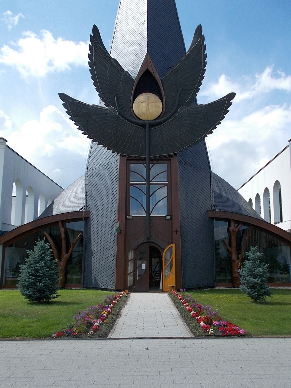 A százhalombattai Szent István római katolikus templom. Globetrotter19/Wikimedia Commons