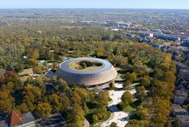 A 3XN és a NAUTES Építészműterem II. díjas terve a Debrecenbe költöző Természettudományi Múzeum új épületére.
