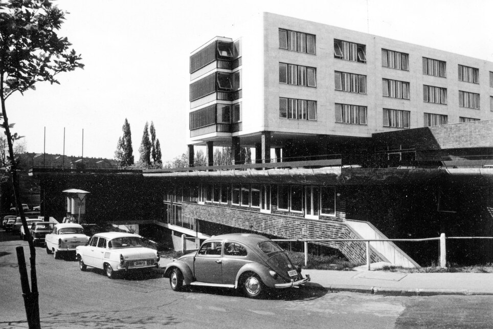 Az MSZMP egykori pártépülete. Forrás: Fortepan / Középületépítő Vállalat - Kreszán Albert - Koczka András - Kemecsei József