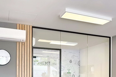 Dual-Office fekete keretes irodai üvegfal üvegajtóval. Forrás: Dual Glass
