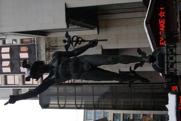 Hermész-kút, 2019, Belváros-Lipótváros. Forrás: Wikimedia Commons
