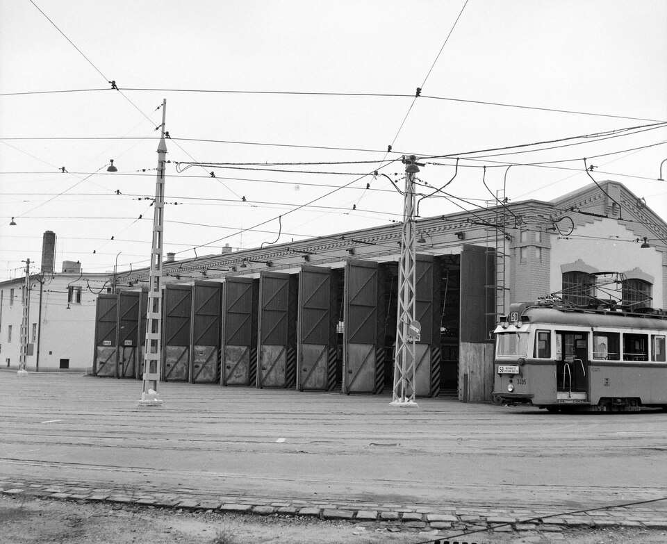 Száva kocsiszín, 1975. Forrás: Fortepan / UVATERV
