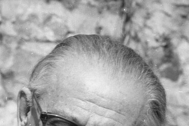 Fekete István / Szigliget, Esterházy-kastély, az Írók Alkotóházának parkja, Fekete István író, 1966. Forrás: Fortepan 107245 / Hunyady József
