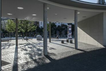 Móricz Zsigmond körtér. 

Fotó: Biri Balázs. Forrás: Építészfórum Archívum
