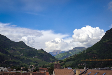 Panoráma a Bozen-Bolzanoi Szabad Egyetem teraszáról. Fotó: Hulesch Máté

