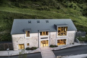  „La Grange à Gaby“ pajtaház, Engins, Franciaország. Tervező: Atelier Léger. Forrás: Prefa
