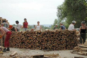 Madárvárta a Kis-Balatonnál, hallgatói alkotótábor, 1:1 Woodworks, Andrea Deplazes, Moravánszky Ákos, ETH Zürich. Forrás: Építészfórum, https://epiteszforum.hu/madarvarta-egy-az-egyben

