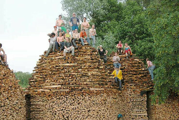 Madárvárta a Kis-Balatonnál, hallgatói alkotótábor, 1:1 Woodworks, Andrea Deplazes, Moravánszky Ákos, ETH Zürich. Forrás: Építészfórum, https://epiteszforum.hu/madarvarta-egy-az-egyben
