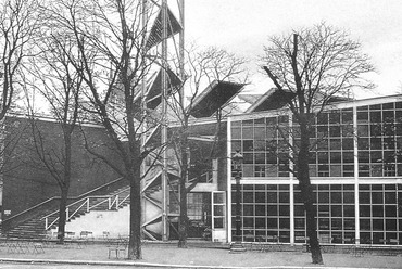 Melnyikov 1925-ös Szovjet Pavilonja a párizsi világkiállításon
