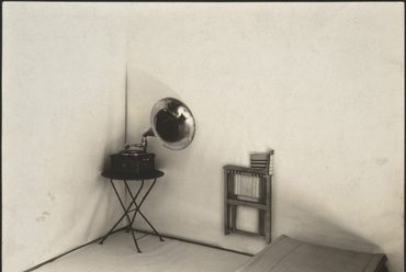 Hannes Meyer: az 1924-es Co-op Zimmerről fennmaradt illusztráció. Forrás: Die Neue Welt – Galerie Berinson, Berlin
