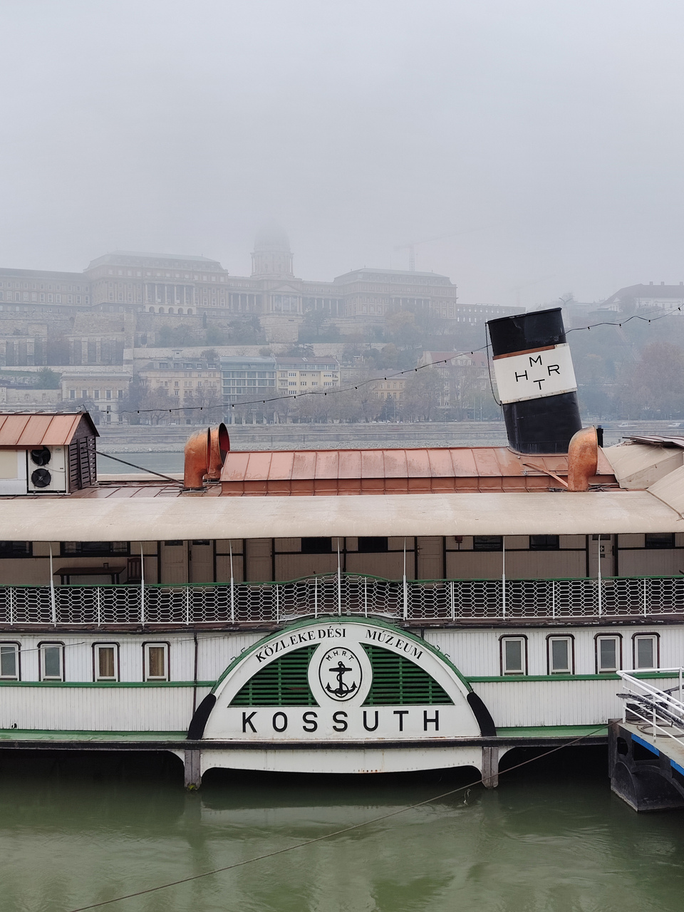 Fotó a jelenlegi állapotról. A Kossuth Múzeumhajó felújítása.
