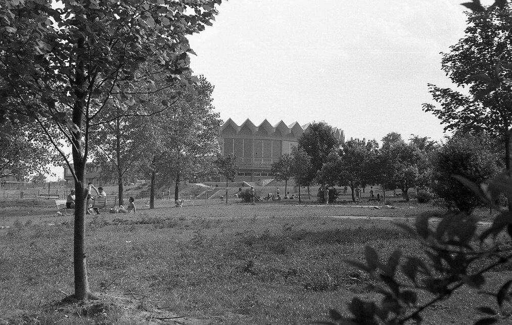 Zalakaros termálfürdő, 1975. Forrás: Fortepan 57262 / Karabélyos Péter
