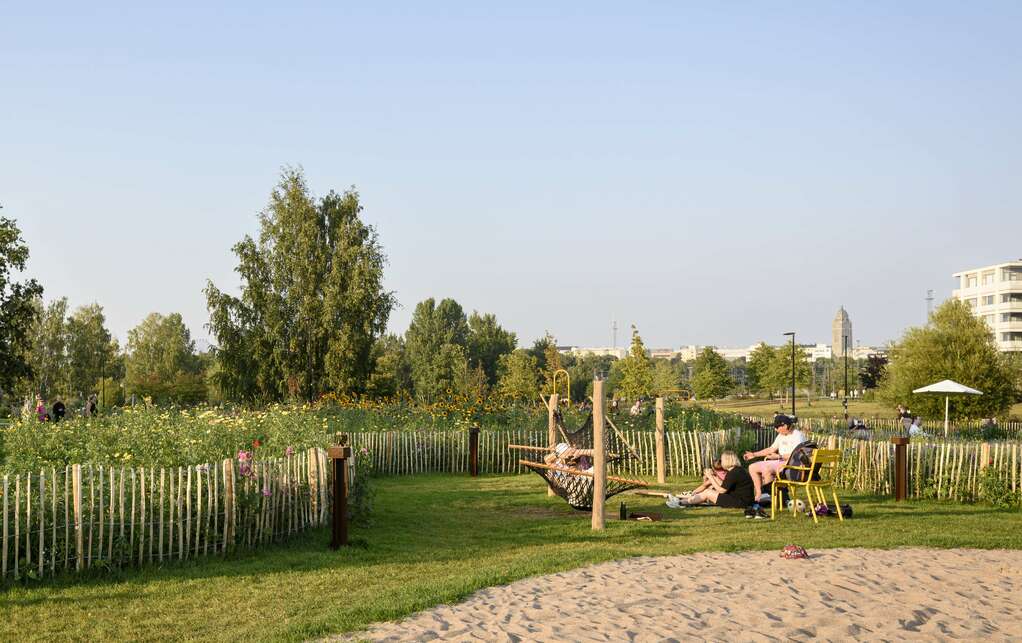 Töölönlahdenpuisto park. Tájépítészet: MASU Planning. Fotó: Maite González
