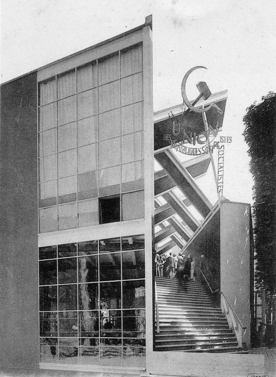 Melnyikov Szovjet pavilonja az 1925-ös párizsi világkiállításon
