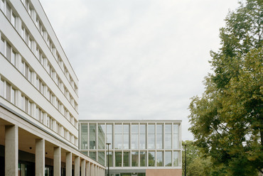 A 2024-es díjazott projekt. Gereben Marián Építészek: BGE Egyetem Könyvtár és UniZone. Fotó: Danyi Balázs (Építészfórum archívum)
